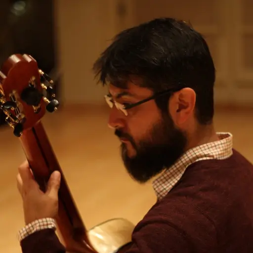Ivan Maceda guitar player